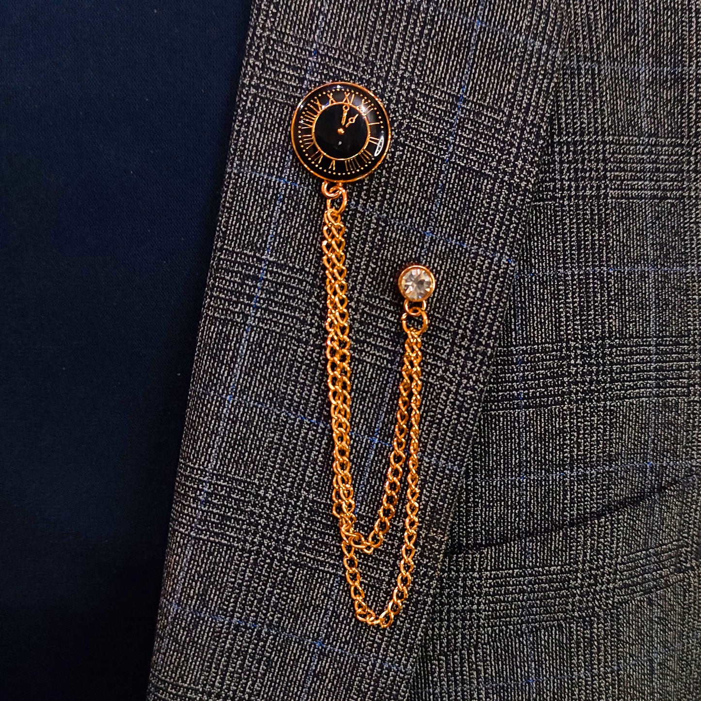 Vintage Clock Coin Lapel pin